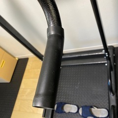 ぶら下がり健康器 懸垂 クッション付き マルチジム 懸垂マシン チンニングの画像