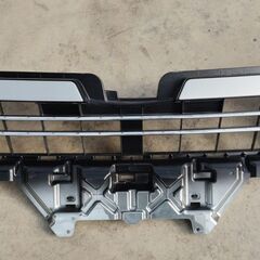 ZRR80W/ZRR85W 前期 ヴォクシー ZS 純正 フロントグリル　ボンネットグリルセット　黒の画像