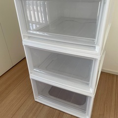 アイリスオーヤマ　衣装ケース5つセット　クリアの画像