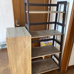 お取引様決まりました 　机   ､棚2点椅子の画像