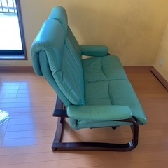 富士ファニチャー製2人用リクライニングソファーの画像