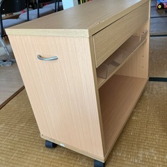 キャスター付きキャビネットの画像