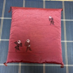 引取限定‼️座布団8枚　中古の画像