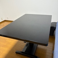 昇降式テーブルの画像