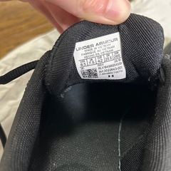 アンダーアーマー　スニーカーの画像