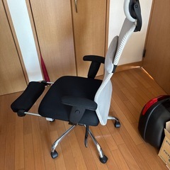 ハイバックオフィスチェアの画像