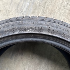 215/45R18 2本  の画像