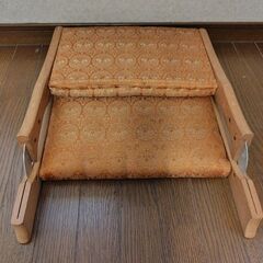 座椅子　コイズミ　宴　黄土色の画像