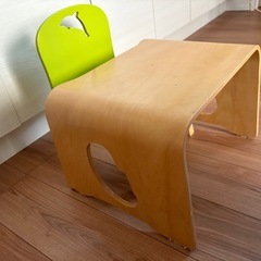 商談中ベビー、キッズテーブル　チェアセットの画像