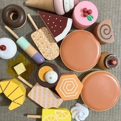 木のおもちゃ、おままごと、スイーツセットの画像