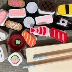 木のおもちゃ、お寿司
セットの画像
