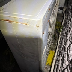 大型エアコン室外機の画像