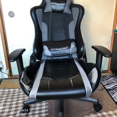 ゲーミングチェアーの画像