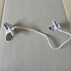 クリップ式スマホスタンド ホワイトの画像