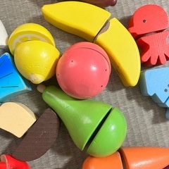 木のおもちゃ、おままごと、野菜などセットの画像