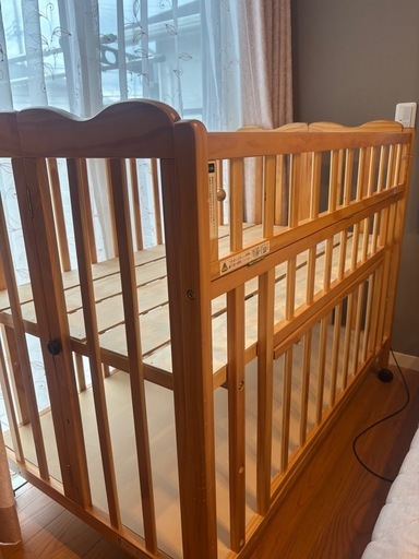 ベビーベッド、羽毛布団、敷布団付き