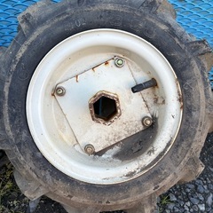 農機具タイヤの画像