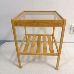 IKEA サイドデスクの画像