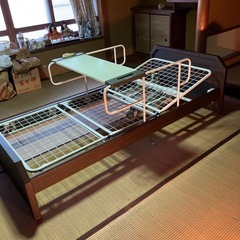 電動式介護ベッドの画像