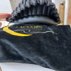 首枕 ネックピロー 自宅で寝るだけ10分 ストレッチ ブラックの画像