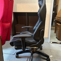 ゲーミングチェア　ブラック　の画像