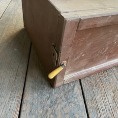 昔の木の収納の画像