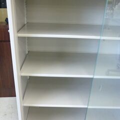 コクヨ　ガラス戸付キャビネットの画像