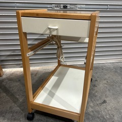 キッチン　電源付きワゴンの画像