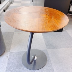 中古品 丸テーブルの画像