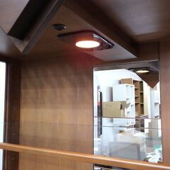 新札幌 / 戸田木工 ノエル ガラスキャビネット 照明付き カップボード ショーケース コレクションボード 飾り棚 / No.3678 の画像