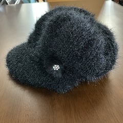 冬のファッションアイテムに❄️💕アンテプリマ✨フィオーリモチーフ付き💖アンゴラキャップ👒オシャレニット帽ベレー帽秋冬用黒の画像