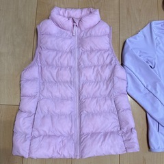 子供服　サイズ130 パーカー、ベストの画像