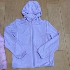 子供服　サイズ130 パーカー、ベストの画像