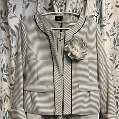 スーツ　ジャケットの画像