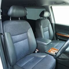 🤗自社ローン😙7人乗り！内装の高級感がたまんない！！後部座席モニター付きで飽きが来ない！！の画像