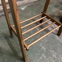 おしゃれな木製ハンガーラックの画像