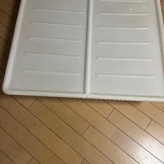 ベッド下収納　3こありますの画像