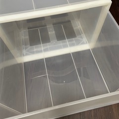 11/2まで 半透明　衣装ケースの画像