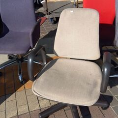 事務所中古椅子大量入荷の画像