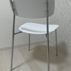 10/30 取引可能な方 椅子 イス 白の画像