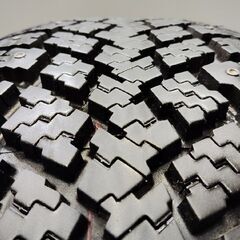 NOKIAN HAKKAPELITTA 1 265/70R16 16インチ スパイクタイヤ 4本 バリ溝 カップピン ハイラックスサーフ ランクル70等　(KTS312)の画像