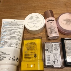 ご購入してくださる方無料　化粧品の画像