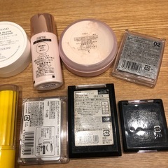 ご購入してくださる方無料　化粧品の画像