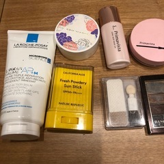 ご購入してくださる方無料　化粧品の画像