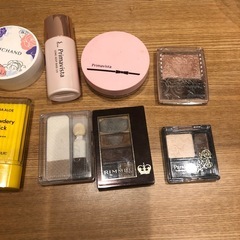 ご購入してくださる方無料　化粧品の画像