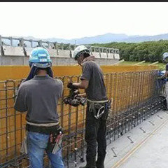 /土日休み/賞与年2回/建設作業員/個室寮 あり/有給/土曜出勤は手あり！土木現場作業スタッフ／月給30万円〜・即稼働OK！の画像
