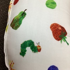 万代店　美品 はらぺこあおむし 丸洗いで清潔！妊娠～授乳用お助け抱き枕の画像