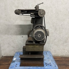 ww4/99 ベルトグラインダー ベルトサンダー W41×D50×H88cm 三相200Ⅴ 動作確認済 研磨機 研削 鉄工 化工 仕上げ 工業★直接引取限定◎の画像