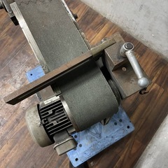 ww4/99 ベルトグラインダー ベルトサンダー W41×D50×H88cm 三相200Ⅴ 動作確認済 研磨機 研削 鉄工 化工 仕上げ 工業★直接引取限定◎の画像