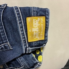 レディース　リーバイスジーンズの画像